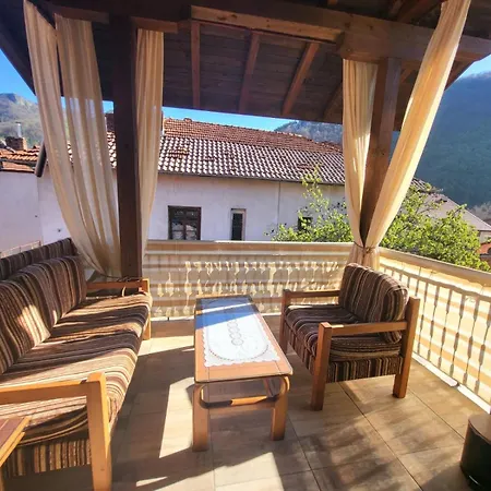 Apartment йони *